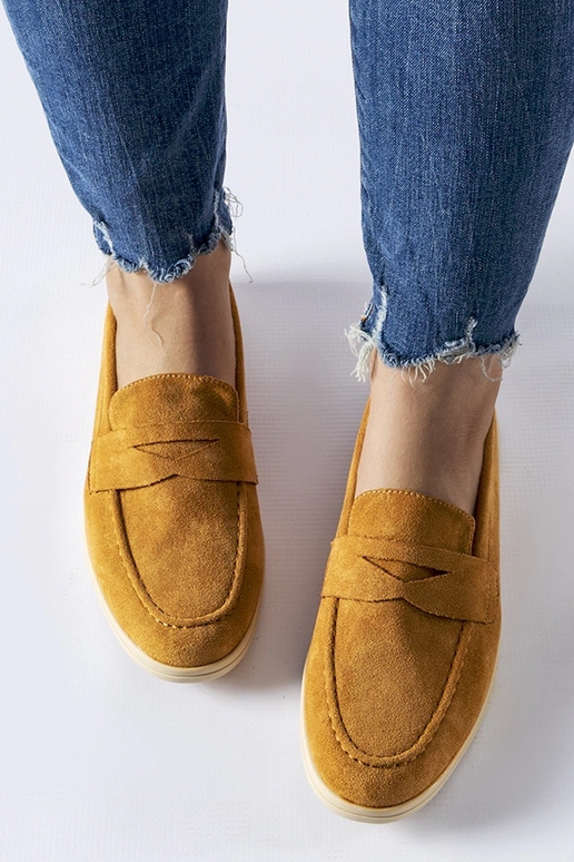 Tamsiai smėlio spalvos dirbtinės...