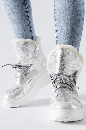 Baltos ir sidabrinės... 2