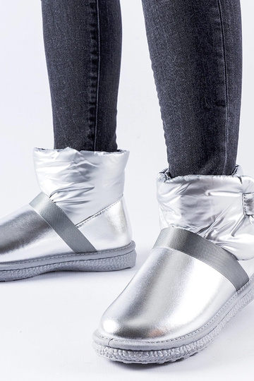 Delaune sidabriniai blizgūs... 2