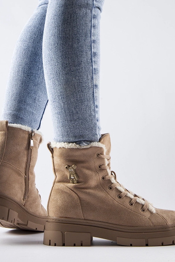 Smėlio spalvos izoliuoti... 2