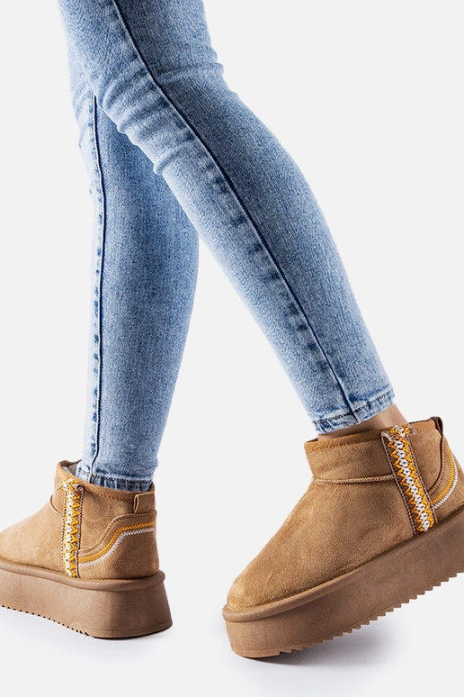 Tamsiai šviesiai rudi žieminiai batai...