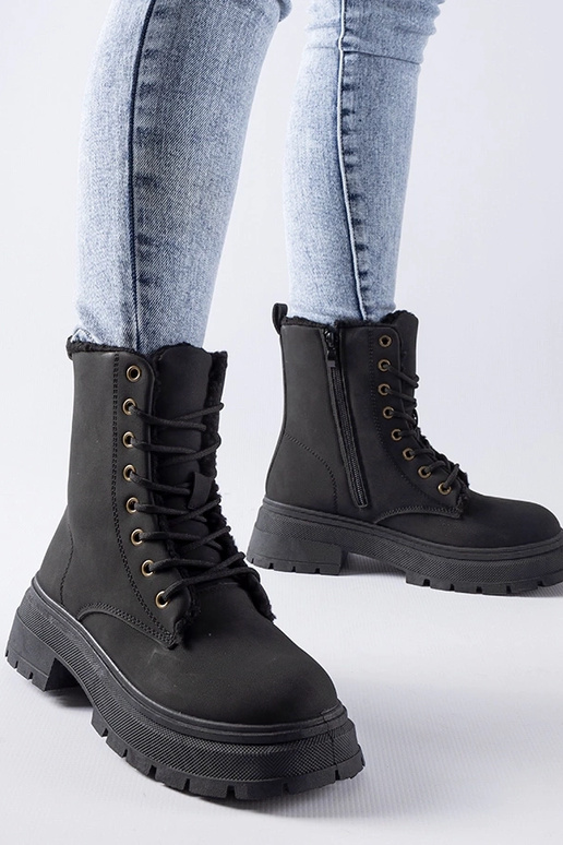 Juodi šilti traperiai Tadasuni