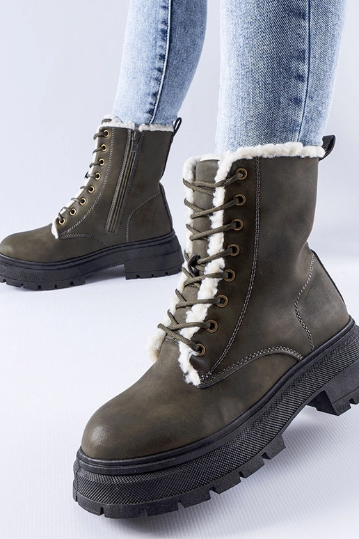 Žali šilti traperiai Tadasuni