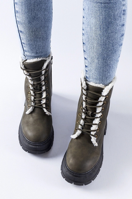 Žali šilti traperiai Tadasuni