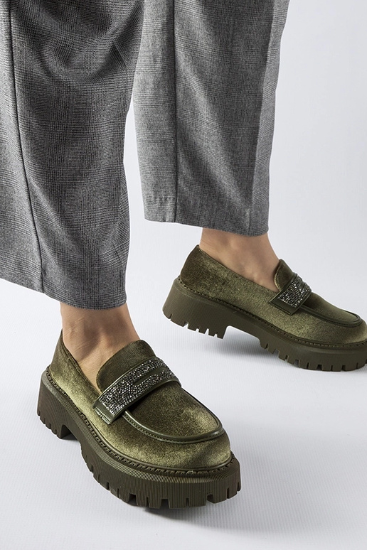 Žali batai, dekoruoti cirkoniais...