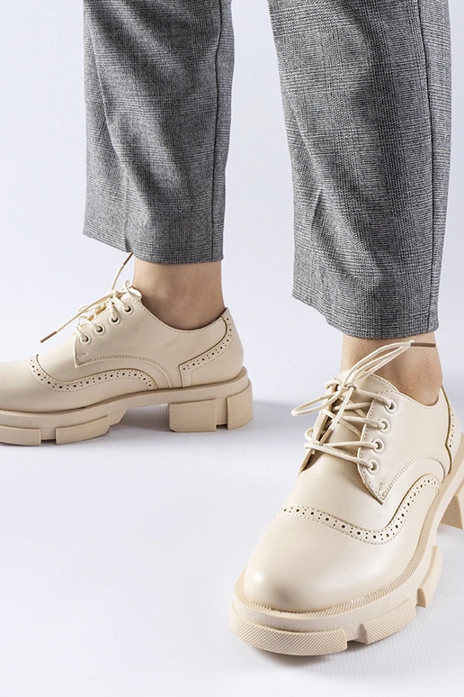 Šviesiai rudi raištiniai pusbačiai...