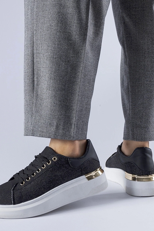 Juodi Scuderlando platforminiai...