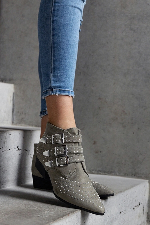 Žali dekoratyviniai ilgaauliai...