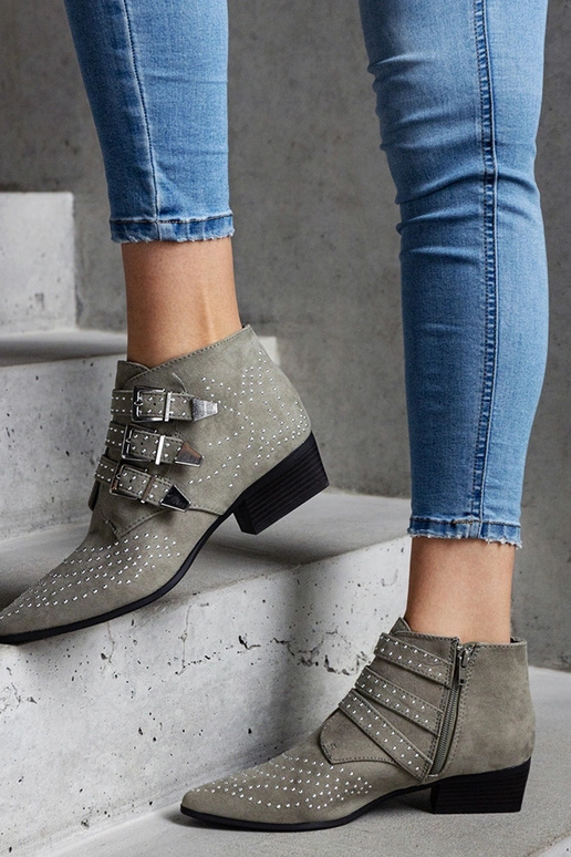 Žali dekoratyviniai ilgaauliai...