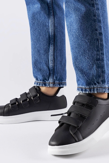 Juodi Velcro sportbačiai Paré - baltas padas