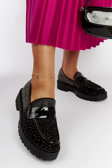 Juodi mokasinai, dekoruoti...