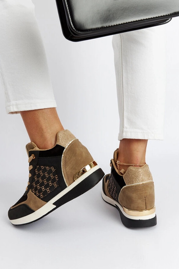 Black Chestnut Wedge... 2