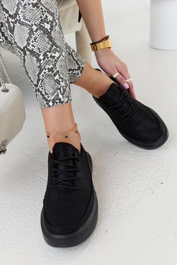 Juodi moteriški sportbačiai...