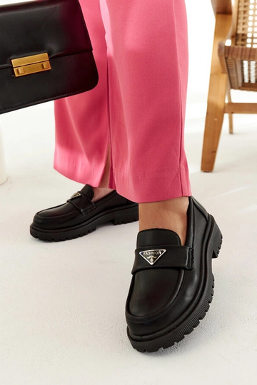 Teri juodi mokasynai