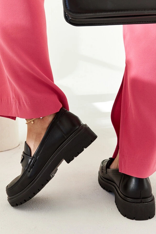 Teri juodi mokasynai