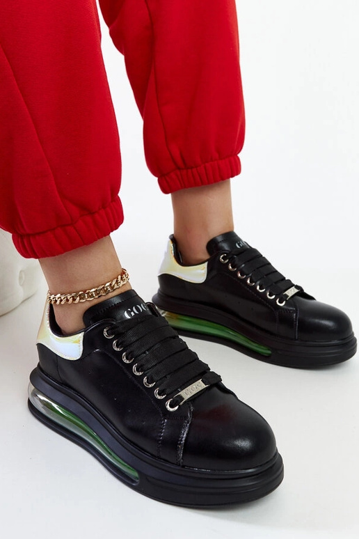 Juodi sportbačiai ant platformos GOE...