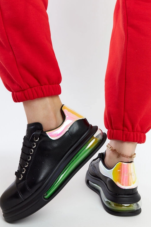 Juodi sportbačiai ant platformos GOE...