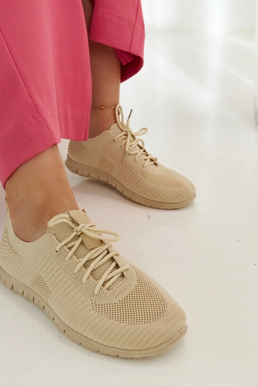 Smėlio spalvos audinio sportbačiai...