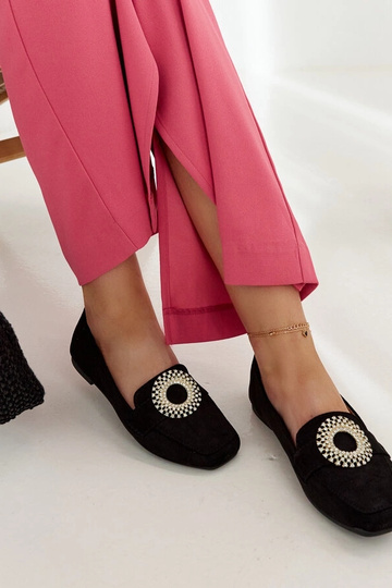 Juodi mokasinai dekoruoti...