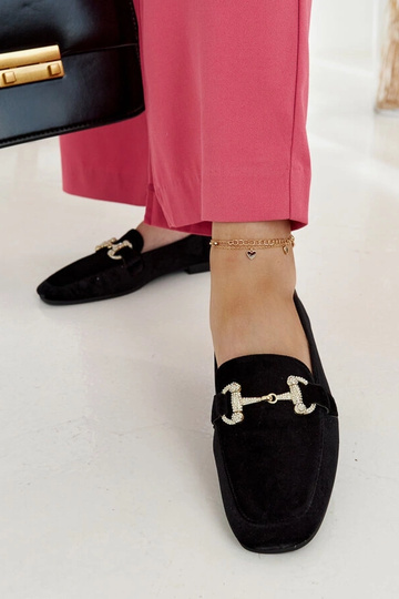 Juodi aksominiai mokasinai...