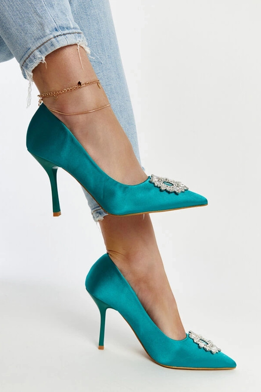 Žali satino apdailos stiletai su...