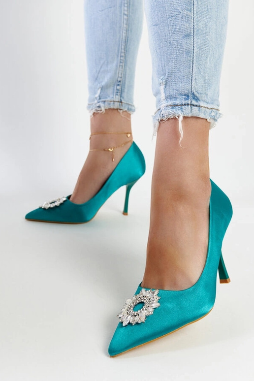 Žali satino apdailos stiletai su...