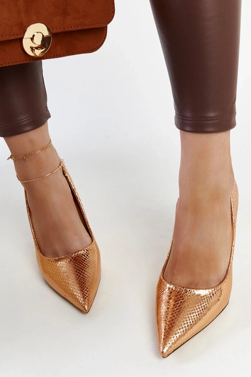 Vynų šampano lakinės odos pompos