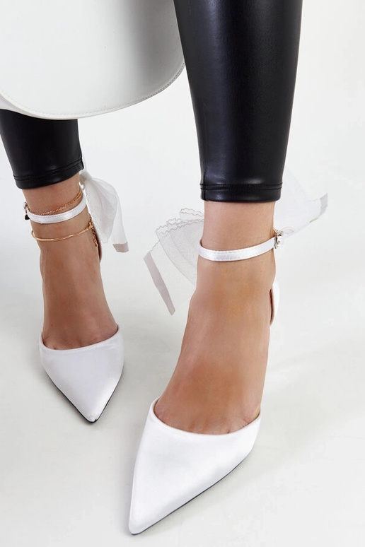 Balti aukštakulniai su lankeliu Ilaysa Balti aukštakulniai su lankeliu Ilaysa