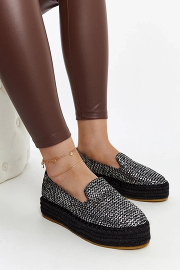 Juodos espadrilės... 2