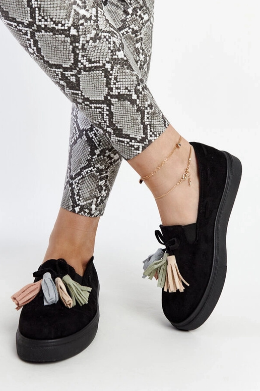 Juodi pusbačiai su spalvingais kutais... Juodi pusbačiai su spalvingais kutais...