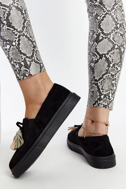 Juodi pusbačiai su spalvingais kutais... Juodi pusbačiai su spalvingais kutais...