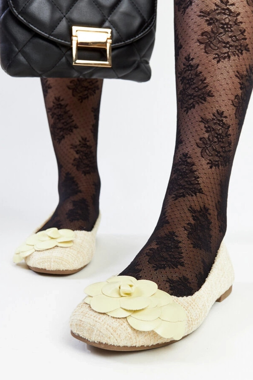 Geltoni baleto buteliai su...