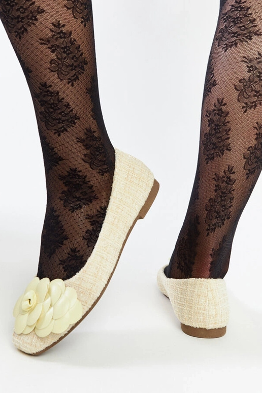 Geltoni baleto buteliai su...