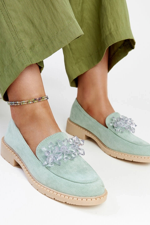 Šviesiai žalios spalvos zomšiniai...