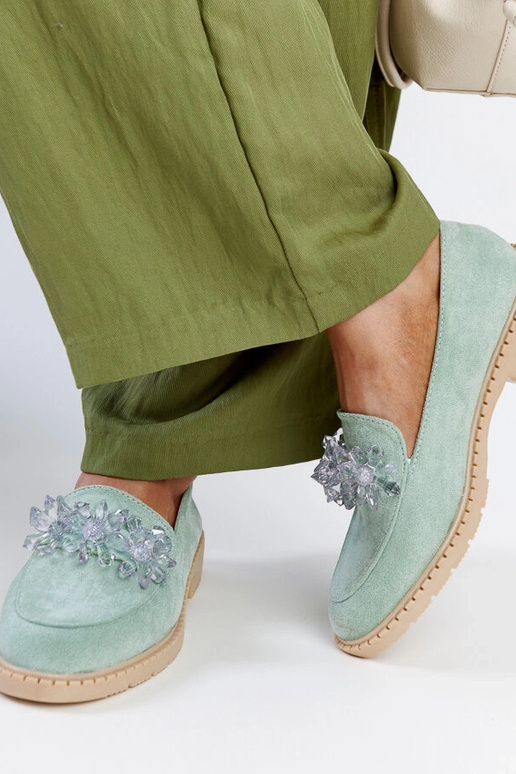 Šviesiai žalios spalvos zomšiniai...