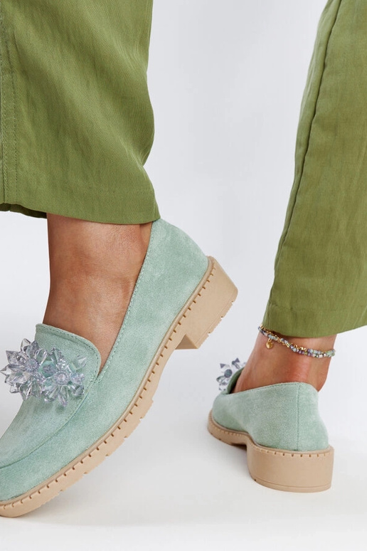 Šviesiai žalios spalvos zomšiniai...