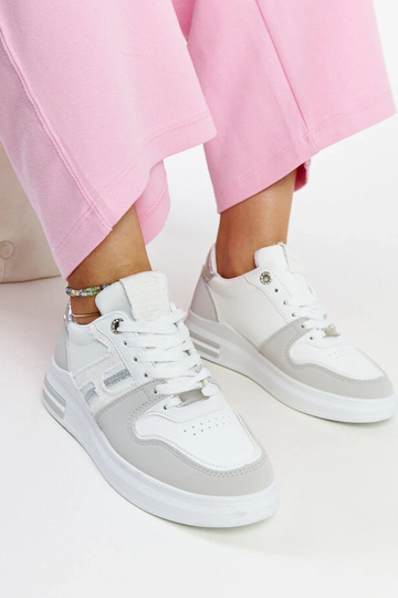 Balti ir pilki Negisti...