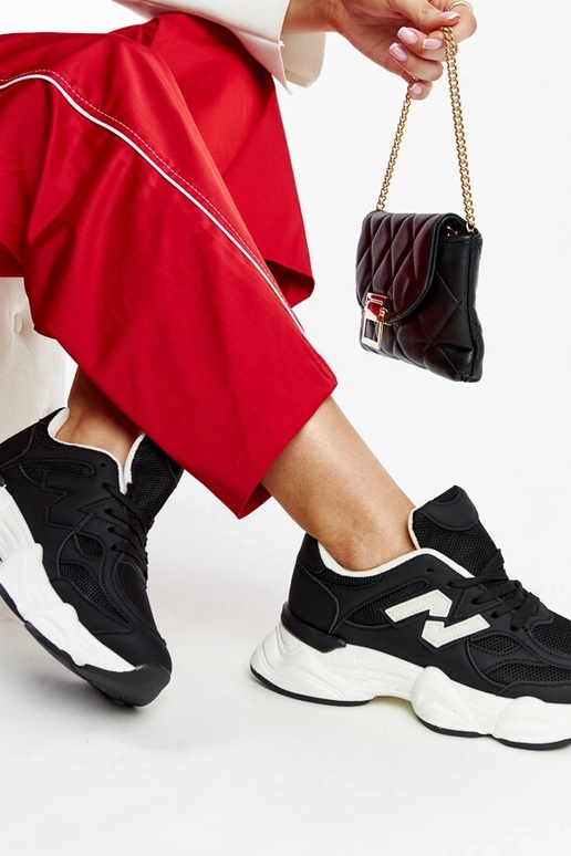 Juodi sportbačiai su masyviu Gergely...