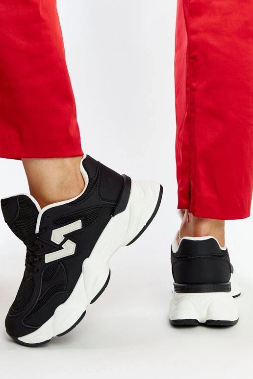 Juodi sportbačiai su masyviu Gergely...