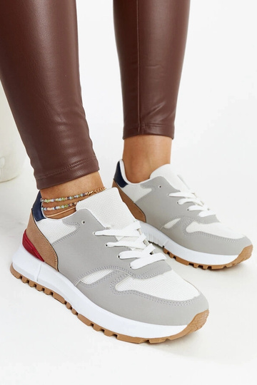 Įvairiaspalviai sportbačiai...