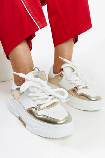 Baltos ir auksinės spalvos...