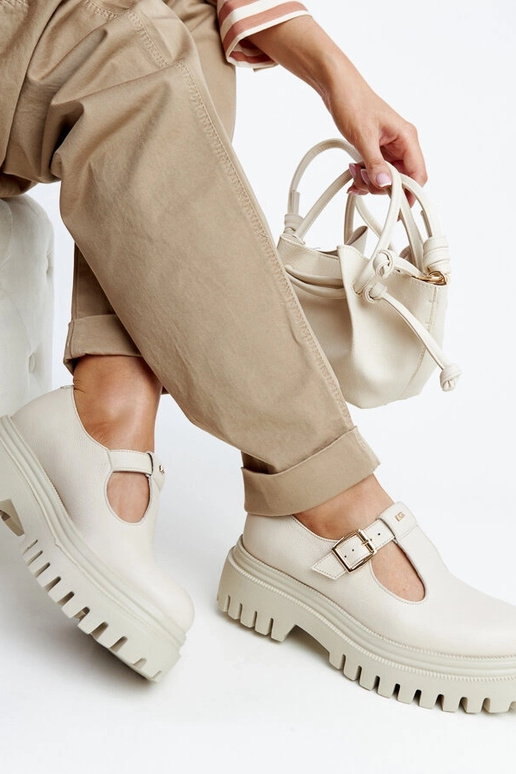 Bežinės odinės pusbačiai Karino