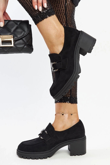 Juodos pusbačiai su odiniu...