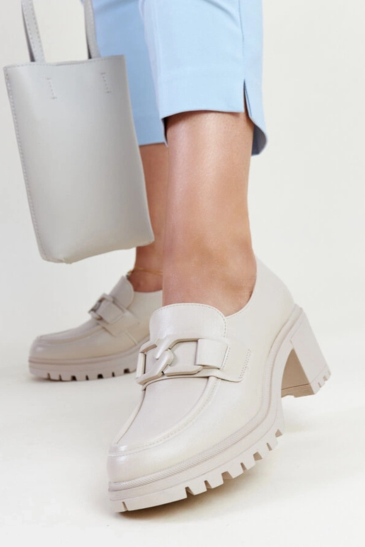 Bežinės pusbačiai su odiniu įdėklu...