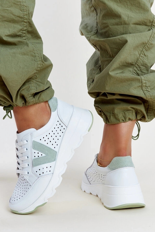 Baltos odinės ažurologos sneakersai...