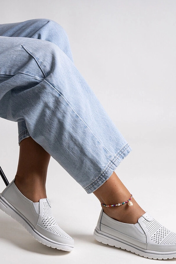 Šviesiai pilkos odinės... 2