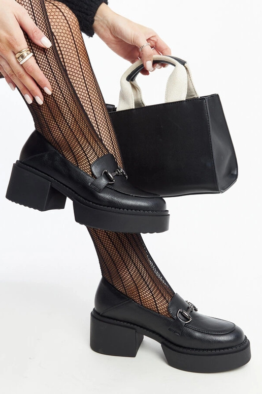 Juodi dirbtinės odos aukštakulniai... Juodi dirbtinės odos aukštakulniai...