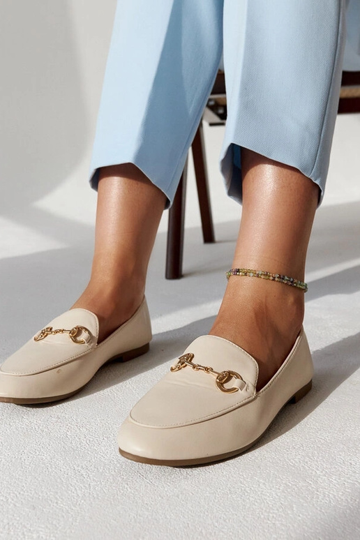 Smėlio spalvos mokasinai su sagtimi...