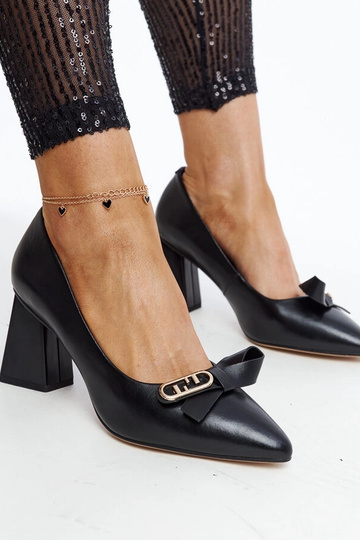 Juodos odinės aukštakulnės... 2