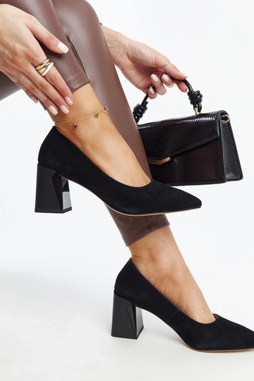 Juodos odinės pompos su...